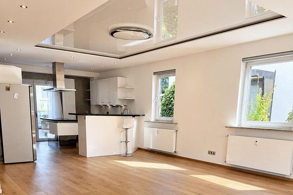 No commission: 3.5 rooms with terrace, residential-use basement & hobby/cinema room