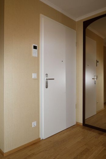 *PROVISIONSFREI* Hochwertige Erdgeschoss-Terrassenwohnung in Bestlage Maxhofstraße - Fürstenried – Wohnungseingang