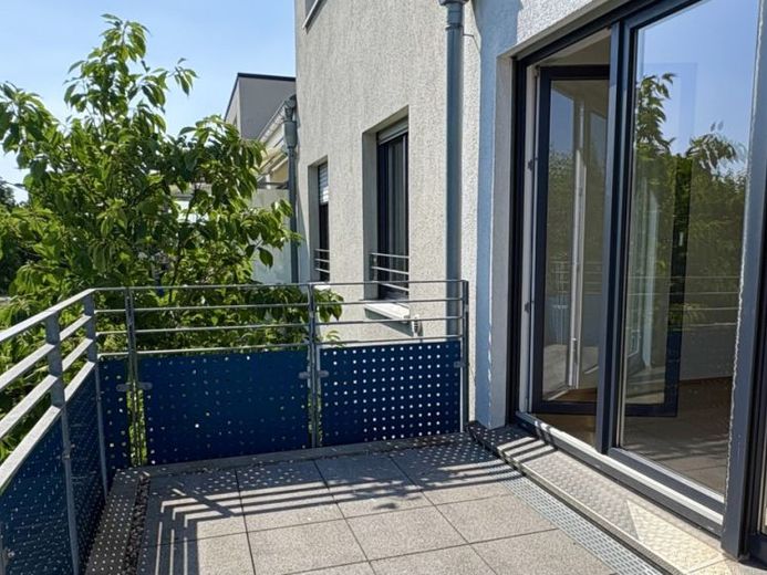 Attraktive 3-Zimmer-Wohnung mit Balkon in verkehrsgünstiger Lage – Foto 1