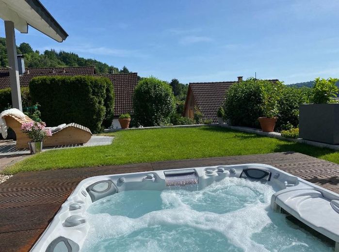 Whirlpool im Garten