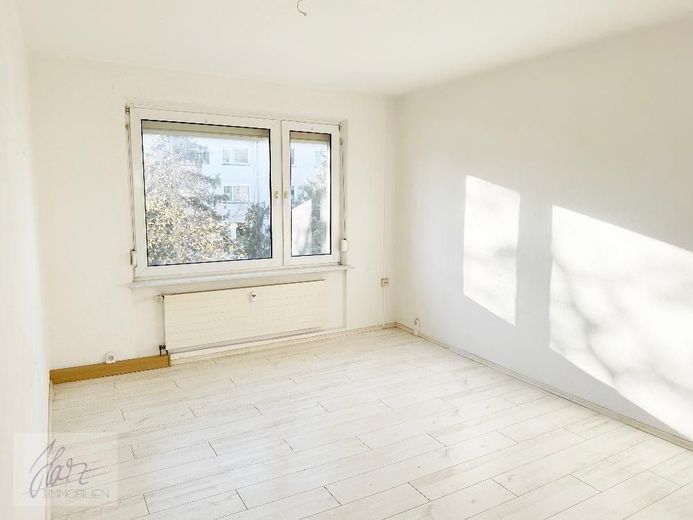 *** AFFERRA ORA - CURATO APPARTAMENTO DI 3 LOCALI IN ZONA VERDE DI ZEITHAIN! *** – Wohnzimmer