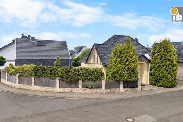 +++ IBF +++ Freistehendes EFH mit Garten und Garage in Eschweiler - Dürwiß!