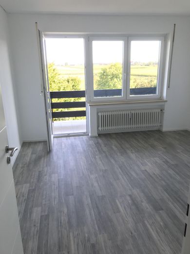 Appartement calme, lumineux et moderne de 3 à 4 pièces, avec cuisine et salle de bains, près de Dinkelscherben, avec jardin, garage, etc. – Schlaf oder Kinderzimmer 1