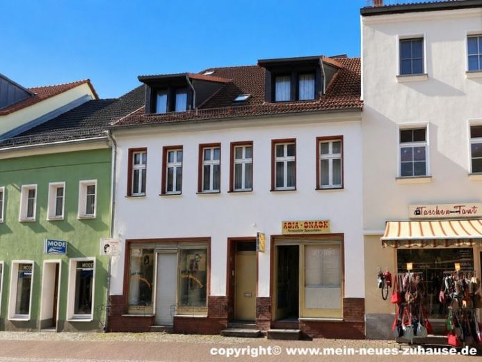 Wohn- und Geschäftshaus in gefragter Lage - Eigennutzung mit Vermieterpotential! -RESERVIERT- – Photo 1