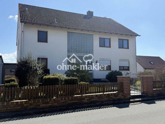 Großzügiges 2-/3- Familienhaus in ruhiger Lage mit flexiblen Nutzungsmöglichkeiten – Photo 1