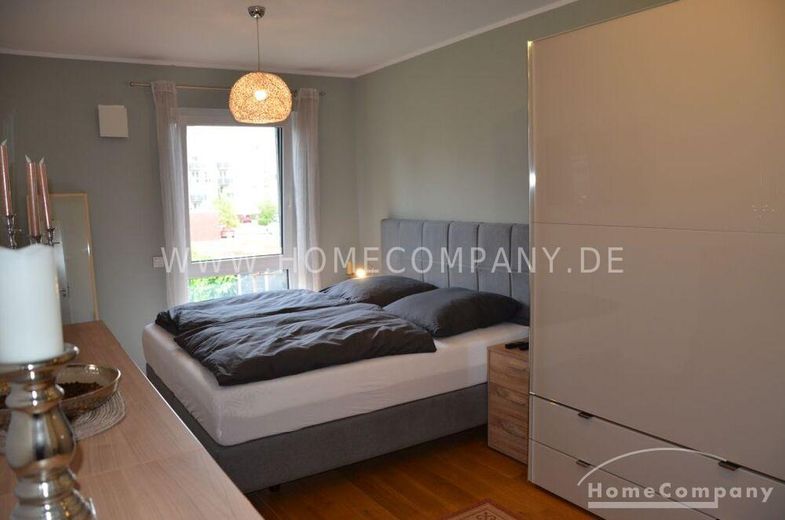 3 Zi.Whg., möbliert, 1. OG, mit gr. Balkon (Loggia), moderne Ausstattung. – 43e660cc2d11f2c3cd3e751bdef6d8ec0b4b77d0.jpg