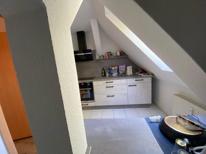 Renovierte Dachgeschosswohnung in ruhiger Lage – Foto 4
