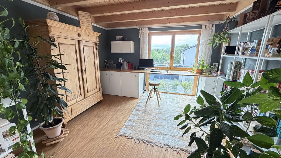 Maison de caractère personnalisée : maison jumelée claire et haut de gamme à Bittenfeld, KfW 55 – Arbeit