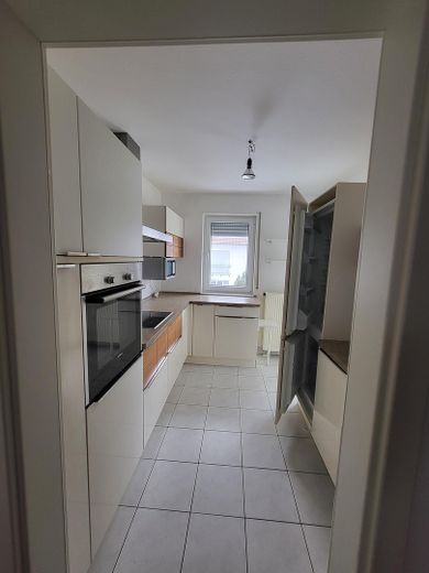 Blick vom Flur in die Küche