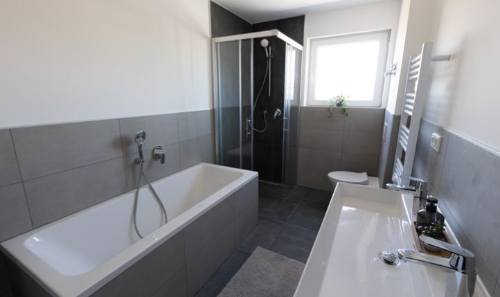 Kernsanierte 3-Zimmer-Wohnung mit 200qm Dachterrasse in Neustadt a.d. Aisch – Foto 2