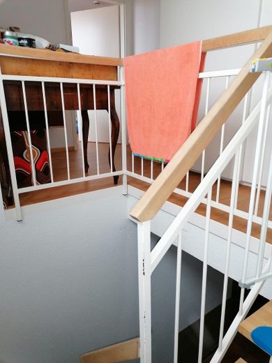 3-Zi-Maisonette, 106 m² 🏔️ Schwarzwaldblick, neue Küche, frisch renoviert, 2 TG – Treppe oben