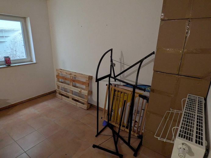 Jasny i przyjazny rodzinie dom z ogrodem usytuowanym od strony południowo-wschodniej – Keller