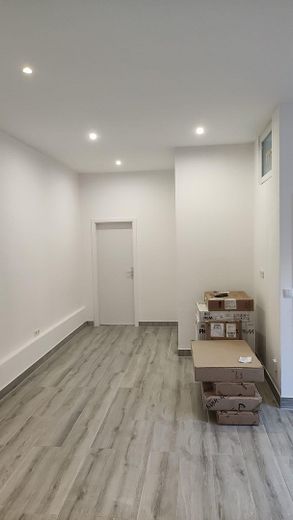 Gemütliche 1-Zimmer-Wohnung teilmöbliert mit Einbauküche barrierefrei – Ansicht Küchenbereich