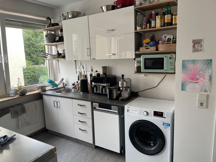 Habitación en piso compartido femenino, Stuttgart-Norte, DHBW al lado – Gemeinschaftsküche
