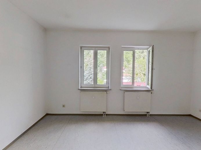Cölln’da küvetli, konforlu 2 odalı daire – Ansicht I: Wohn- und Esszimmer