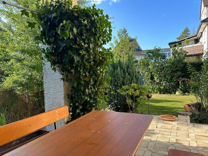 Mehr als nur eine WG – ein Zuhause mit Charakter & Gemeinschaft – Blick von der Terrasse 