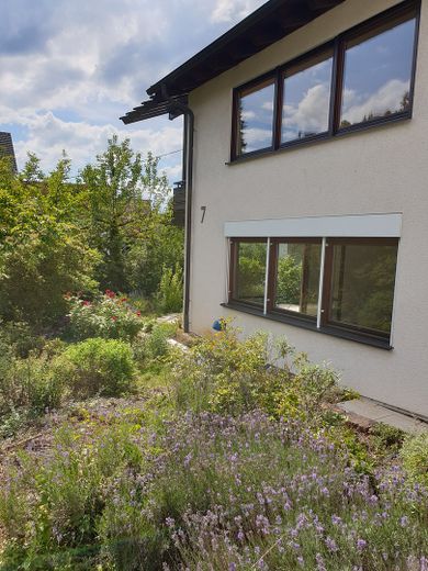 Haus- und Gartenansicht