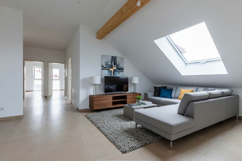 Charmante 4-Zimmer-Neubauwohnung (DG) in Höchst-Hummetroth – M739-2512 05 mit Möbeln