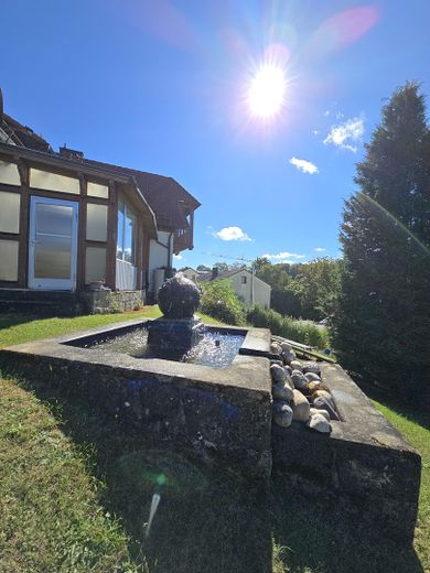 Wintergarten und Brunnen