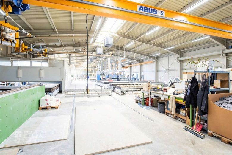 +++ Zukunftssicher investieren: Vielseitige Gewerbeimmobilie mit A19-Anbindung und Flughafen-Nähe ++ – Produktionshalle