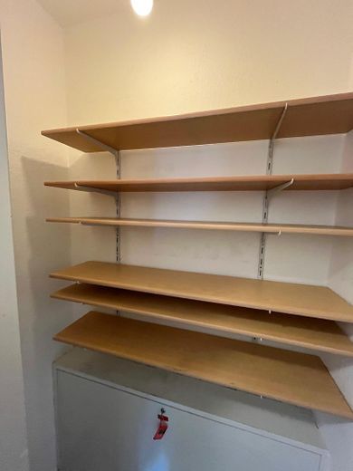 4-Zi-Geschosswohnung, teilmöbeliert mit Dachterrasse – Abstellraum