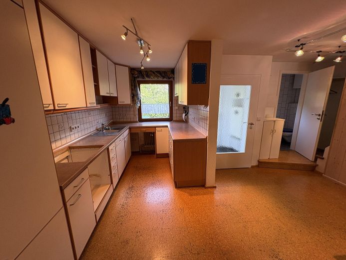 Zuhause fühlen in Reihenmittelhaus in ruhiger, familiärer Lage – Küche