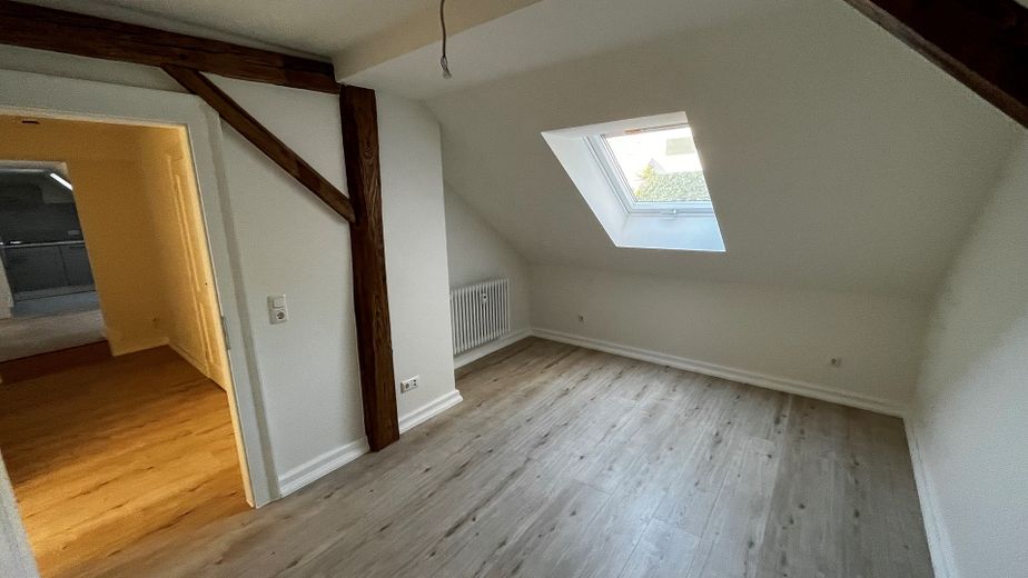 Schöne, sanierte DG Wohnung (95m²) in zentraler Kurparklage – Foto 15