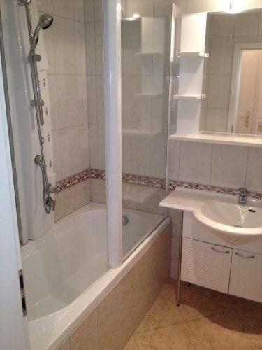 Bad mit Wanne