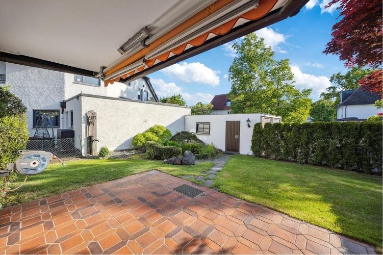 Terrasse mit Markise