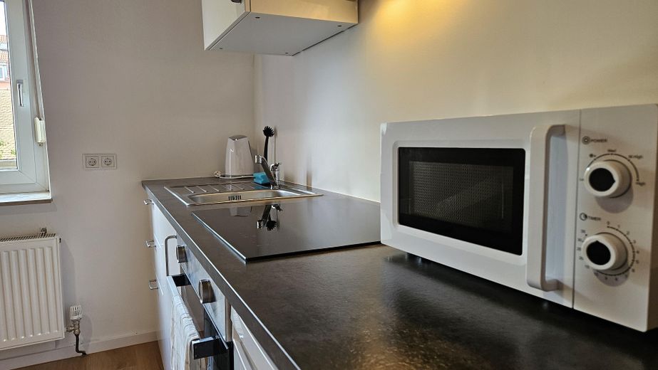 Moderno appartamento arredato di 2 locali a Fürth - PREZZO TUTTO INCLUSO – Küche