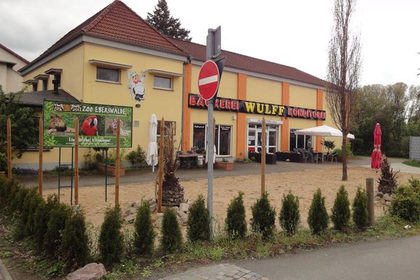 Werneuchen city center! Like having your own house! Cozy top-floor apartment...