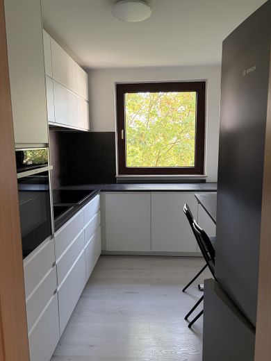 PROVISIONSFREIE 2-Zimmer-Wohnung vom Eigentümer mit Stellplatz u. EBK – Foto 1