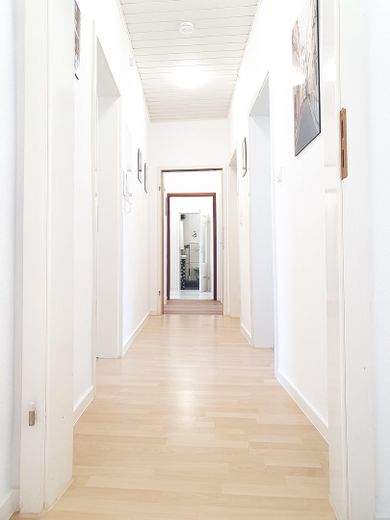 2 banyolu rüya gibi döşenmiş 6 odalı daire (paylaşımlı yaşam için uygun) – Großer Flur