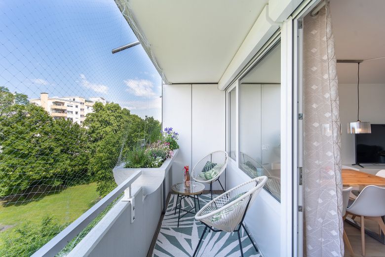 Moderno appartamento ammobiliato di 3 locali con balcone esposto a ovest - spese accessorie incluse – Westbalkon