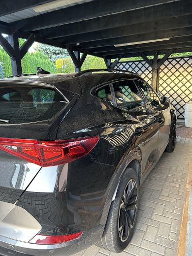 Nowoczesny solidny dom z 4 pokojami, basenem, wiatą na samochód i dużym ogrodem – Zdjęcie 4