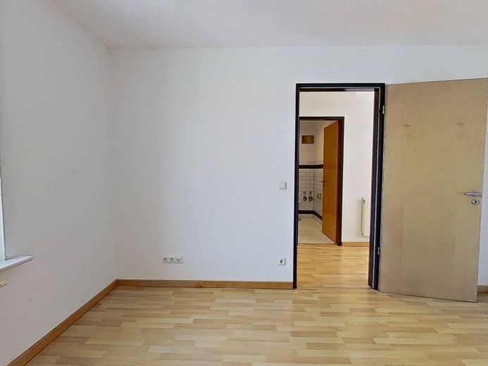 Warmes Nest, kalte Ersparnis - 1 KALTMIETE GESCHENKT: Große 3-Zimmer-Dachgeschosswohnung mit EBK und intelligentem Grundriss im historischen Breitenweg – Ansicht II: Schlafzimmer II