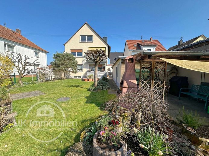 Erstbezug nach Sanierung 2,5-Zi-Whng im Dachgeschoss mit Gartenidylle – Garten
