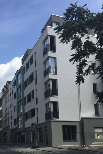 Wonen met stijl en ondergrondse parkeergarage: 3-kamerwoning met balkon in de Dresdner Neustadt – Ansicht