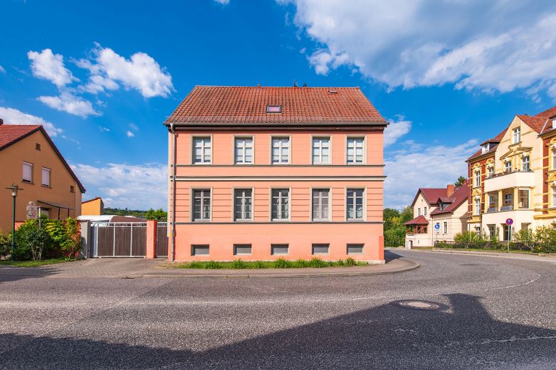 Charmantes Stadthaus mit etabliertem Restaurant in bester Lage von Gransee – Mehrfamilienhaus / Ansicht 2