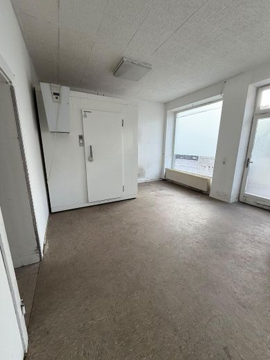 Retail space for rent as an office, practice or studio – Raum zur Front
