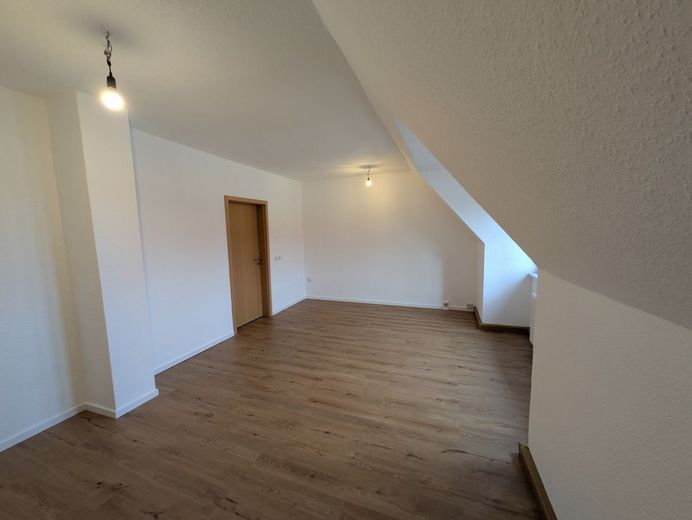 3 Raum Wohnung in Grpoitzsch – Wohnzimmer