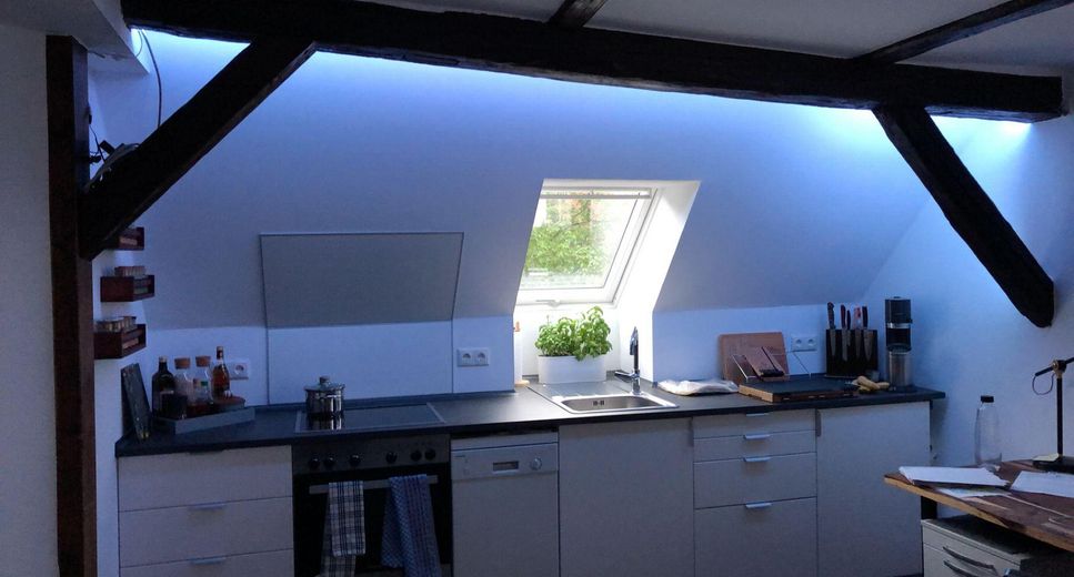 Accogliente appartamento monolocale (ca. 35 m²) vicino all’università – posizione tranquilla, con cucina componibile – Küchenzeile