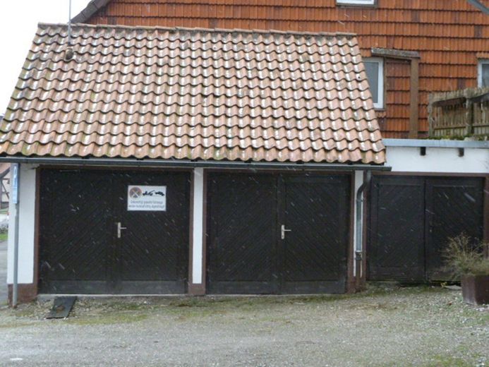 Freistehendes Einfamilienhaus 4 Zimmern 2x Garage + 694qm Bodend – Foto 9