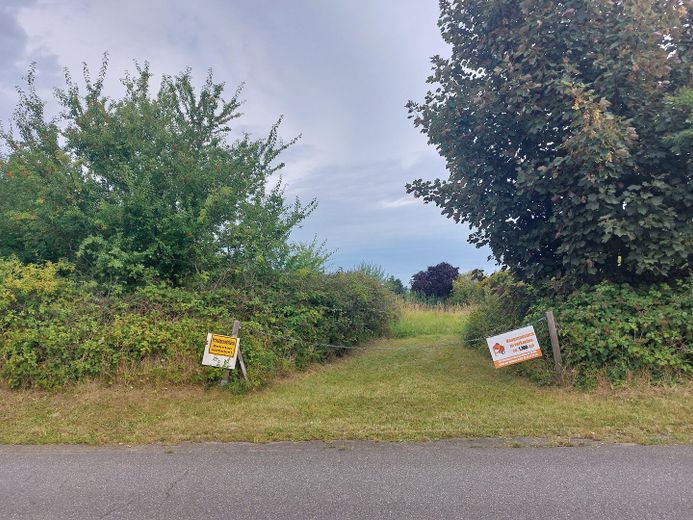 Küstenglück - große Baulücke in Westerholz nahe der Außenförde – Zufahrt