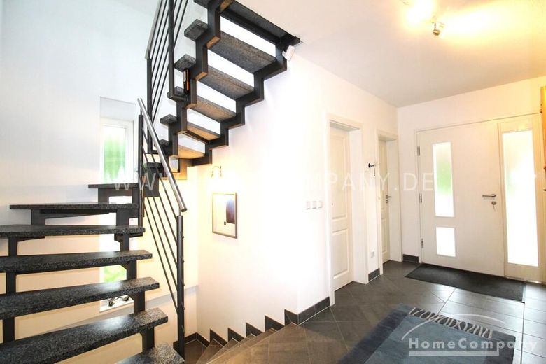 24990 HomeCompany Dresden सुसज्जित/Furnished ड्रेसडेन-ज़ाशेन्डोर्फ में बड़े भूखंड वाला एकल-परिवार घर अधिकतम 8 व्यक्ति – 7a49f1e292146bf0815833cb796630f831b91850.jpg