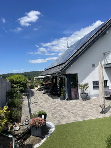 KfW40 Einfamilienhaus, 9Kw-PV-Anlage, Wärmepumpe LWZ 304 Sol – Ansicht-S