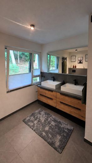 Forsthaus / Chalet in Alleinlage * Kernsaniert * – Foto 8