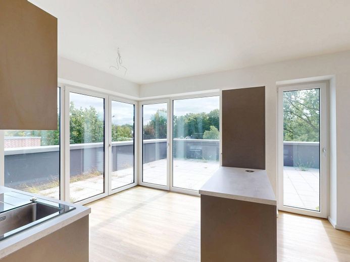 Wohntraum in Rissen: Exklusives 4-Zimmer-Penthouse mit eigenem Lift und weitläufiger Dachterrasse – Ansicht IV: Wohn- und Esszimm…