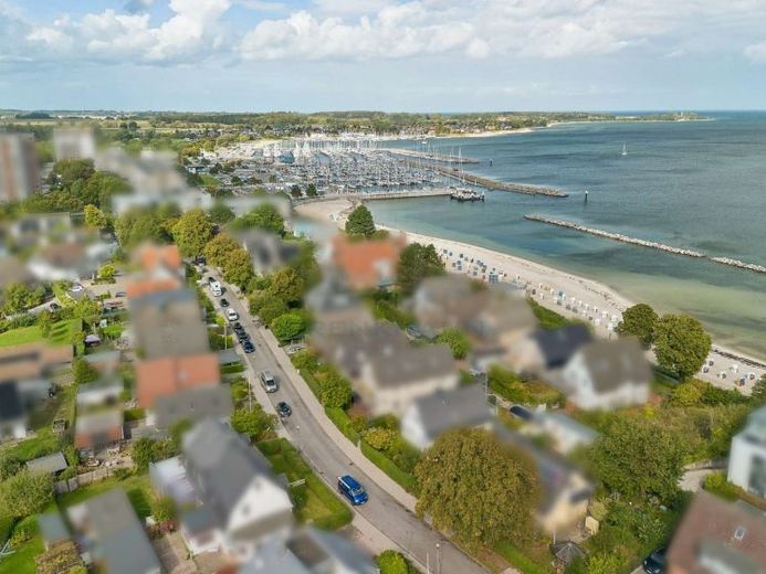 Sahile yakın, mevcut ahşap yapı bulunan geliştirme arsası – Kiel yakınlarında fırsatınız – Fotoğraf 1