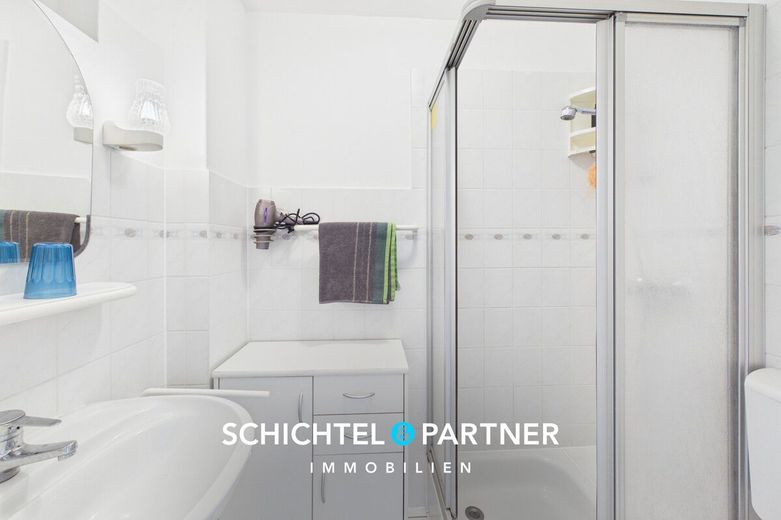 Hastedt | Attraktives Reihenmittelhaus für Investoren in zentraler Lage – S&amp;P | Duschbad